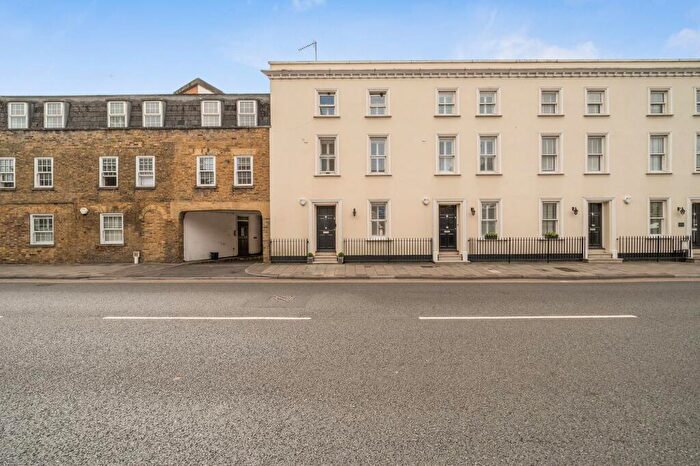 3 Bedroom Terraced House For Sale In Victoria Street, Windsor, SL4