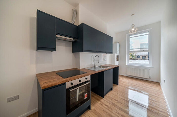 2 Bedroom Apartment To Rent In Holloway Road, London, N7