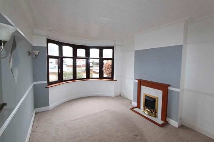 3 Bedroom Semi Detached House To Rent In Royston Avenue, Southend On Sea, SS2