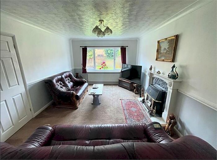 4 Bedroom Detached House For Sale In Warrilow Close, Worle, Weston Super Mare, BS22