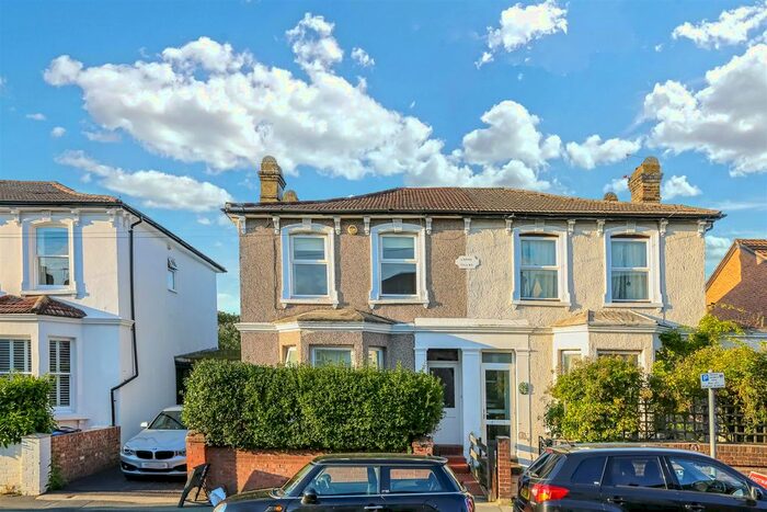 2 Bedroom Flat To Rent In Robinson Road, Colliers Wood, London, SW17