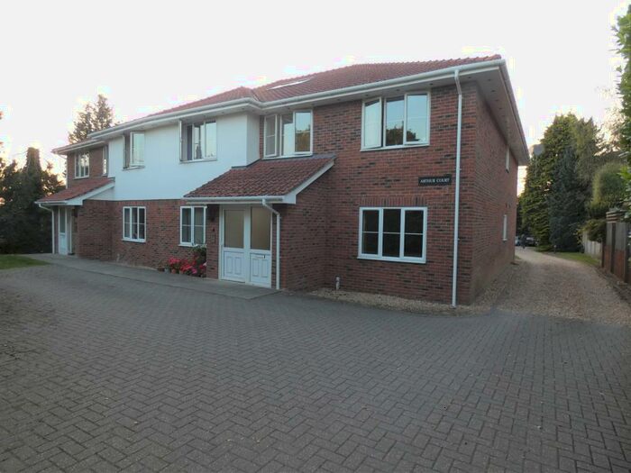 2 Bedroom Ground Flat To Rent In Four Marks, Alton, Hampshire, GU34