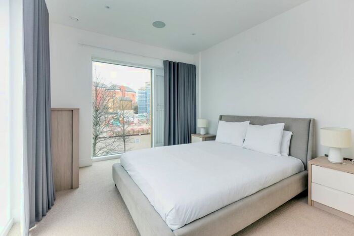 2 Bedroom Flat To Rent In Central Avenue, London, SW6