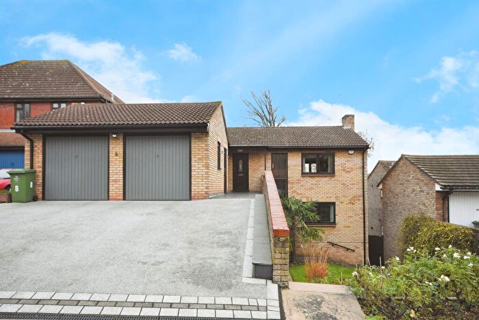4 Bedroom Detached House For Sale In The Mount, Billericay, CM11