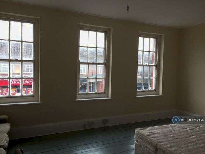 4 Bedroom Flat To Rent In The Broadway, Southend-On-Sea, SS1