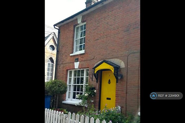 2 Bedroom End Of Terrace House To Rent In Lake View, Hartley Wintney, Hook, RG27