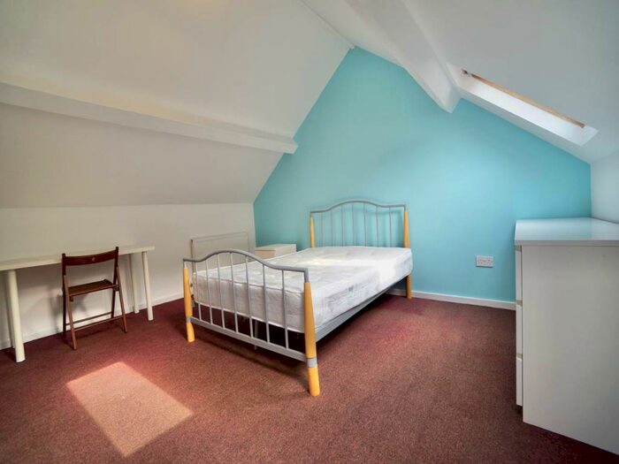 4 Bedroom House To Rent In Caernarfon Road, Bangor, Gwynedd, LL57