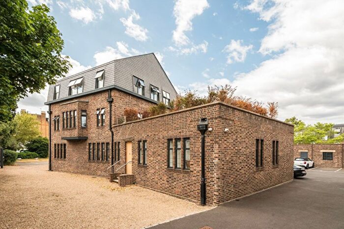 2 Bedroom Flat To Rent In Abbeville Road, London, SW4