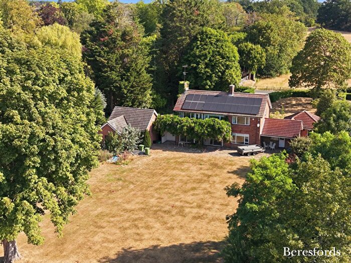 4 Bedroom Detached House For Sale In Hall Lane, Ingatestone, CM4