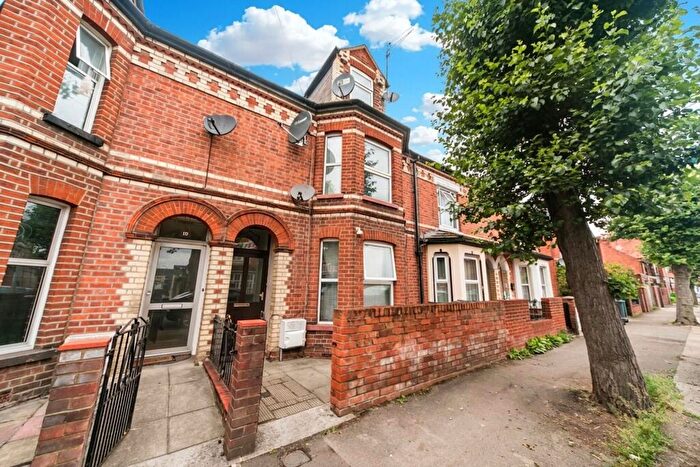 6 Bedroom Terraced House For Sale In Wantage Road, Reading, RG30