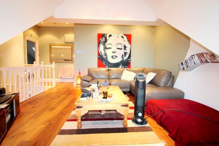 1 Bedroom Flat To Rent In Thrale Road, Furzedown, SW16