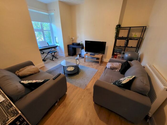 1 Bedroom Terraced House To Rent In Chillingham Road, Newcastle Upon Tyne, NE6