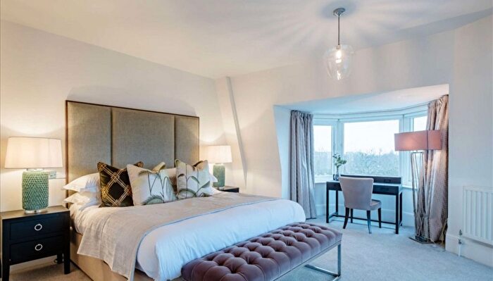 5 Bedroom Flat To Rent In Park Road, London, NW8