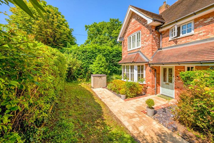 3 Bedroom End Of Terrace House For Sale In Shiplake Bottom, Peppard Common, Henley-On-Thames, Oxfordshire, RG9