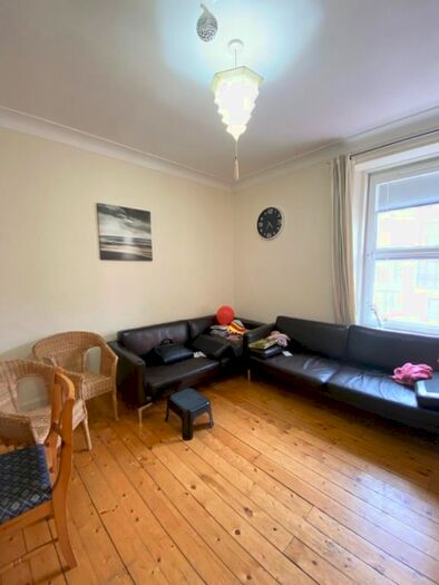 3 Bedroom Flat To Rent In Strathmartine Road, Strathmartine, Dundee, DD3