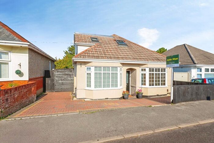 4 Bedroom Bungalow For Sale In Heather View Road, Poole, Dorset, BH12