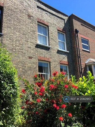 Studio To Rent In Aulton Place, London, SE11