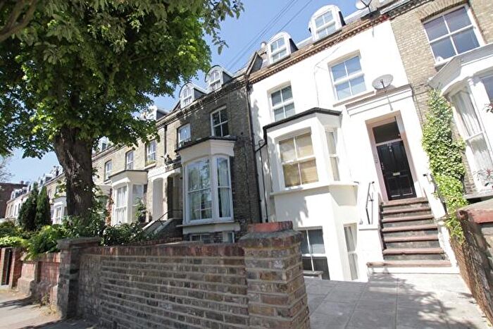 2 Bedroom Apartment To Rent In Sparsholt Road, Finsbury Park, London, N19