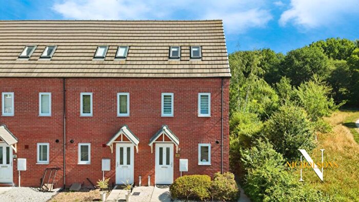 3 Bedroom End Of Terrace House To Rent In Summit Drive, Doncaster, South Yorkshire, DN4