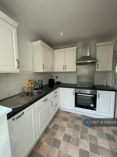 4 Bedroom Semi-Detached House To Rent In Carterhatch Lane, London, EN1