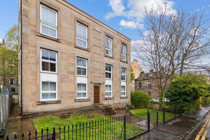 2 Bedroom Flat For Sale In / Great George Street, Hillhead, Glasgow, G12