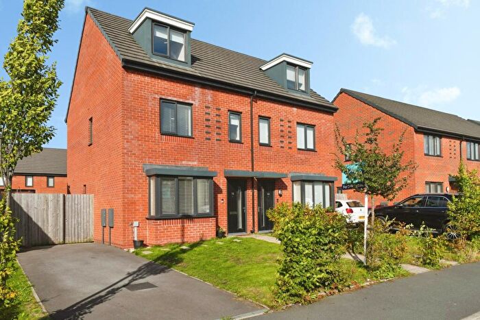 3 Bedroom Semi-Detached House For Sale In Blossom Way, Salford, M6