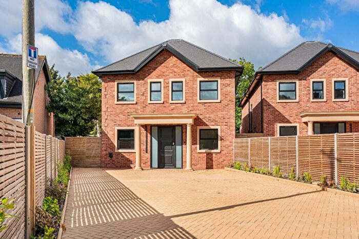 5 Bedroom Detached House For Sale In Pipers Green Lane, Edgware, HA8