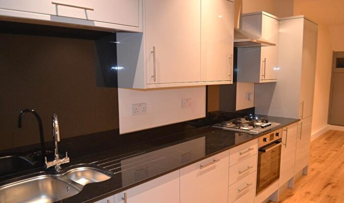 2 Bedroom Flat To Rent In Revelstoke Road London, Southfields, London, SW18