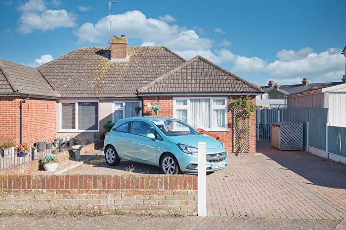 2 Bedroom Bungalow For Sale In Beaufort Avenue, Ramsgate, CT12
