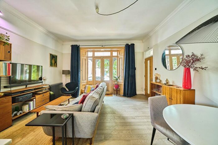 1 Bedroom Flat For Sale In Carnarvon Road, Stratford, London, E15