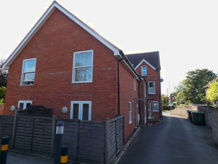 1 Bedroom Maisonette To Rent In Anstey Road, Alton, Hampshire, GU34