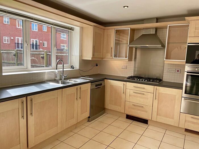 5 Bedroom Detached House To Rent In Starflower Way, Mickleover, DE3