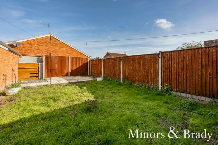 2 Bedroom Detached Bungalow For Sale In Hopton Gardens, Hopton, Great Yarmouth, NR31