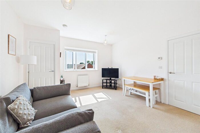 1 Bedroom Apartment For Sale In Caribou Walk, Three Mile Cross, Reading, Berkshire, RG7