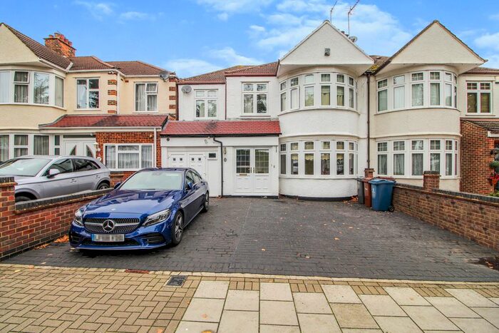 6 Bedroom Semi-Detached House To Rent In Becmead Avenue, Kenton, Harrow, HA3