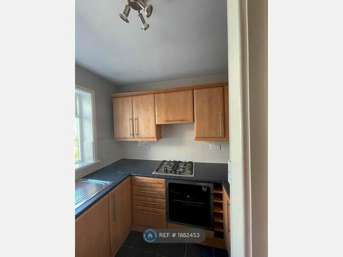 2 Bedroom Flat To Rent In Hampton Road, Southport, PR8