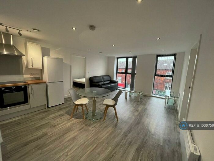 2 Bedroom Flat To Rent In Orange Grove House, Manchester, M14
