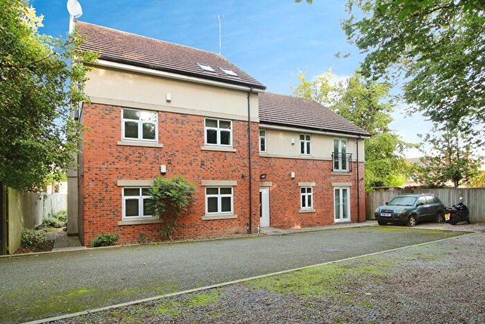 2 Bedroom Apartment For Sale In Scott Hall Way, Leeds, LS7