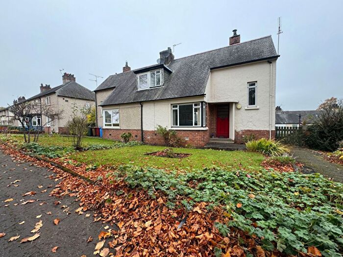 2 Bedroom Semi-Detached House For Sale In Falkirk Road, Bonnybridge, FK4