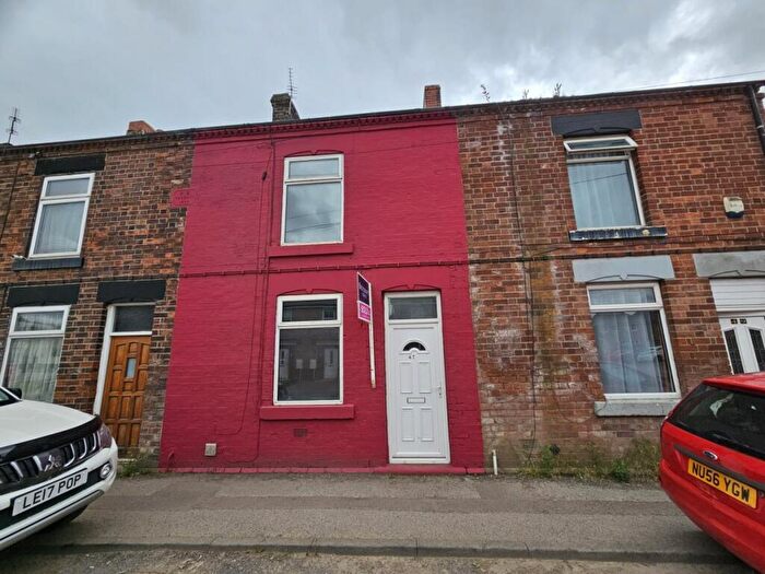 2 Bedroom House To Rent In Pitt Street, Darfield, S73