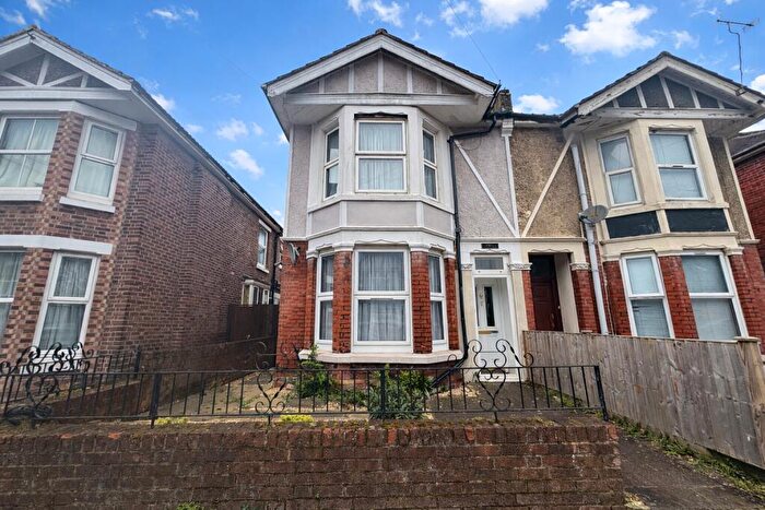 4 Bedroom House To Rent In Devonshire Road, SO15