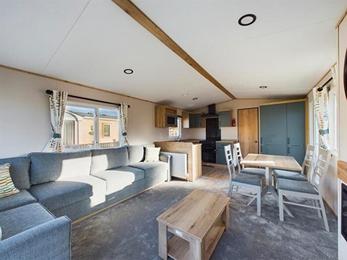 2 Bedroom Chalet For Sale In Woodthorpe Leisure Park, Woodthorpe, Alford, LN13