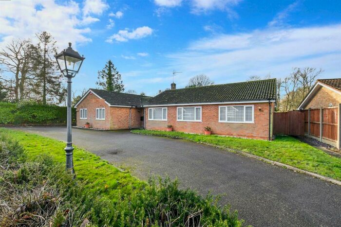 3 Bedroom Detached Bungalow For Sale In Broomfield Road, Kingswood, Maidstone, Kent, ME17