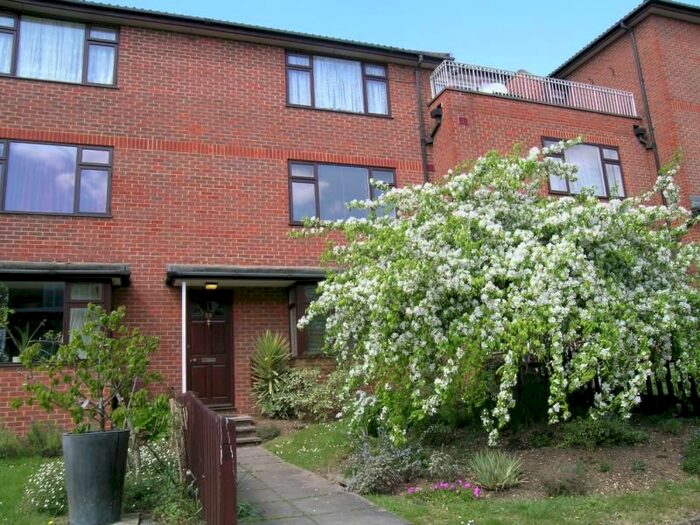 2 Bedroom Maisonette To Rent In Raymond Road, Wimbledon, SW19