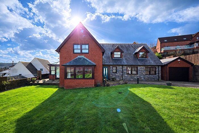 4 Bedroom Detached House For Sale In Clos Maes Mawr, Energlyn, CF83