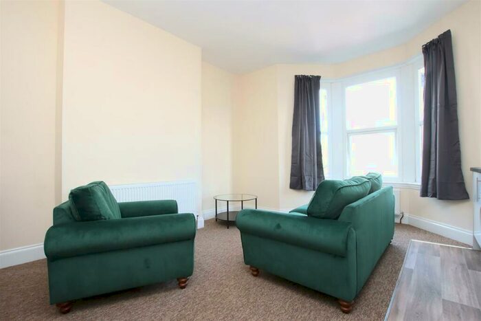 3 Bedroom Flat To Rent In Newbridge Road, Bath, BA1