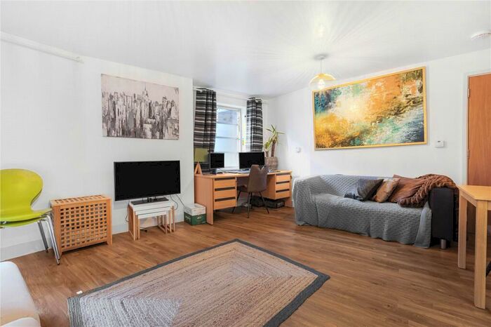 Studio To Rent In Mildmay Avenue, London, N1