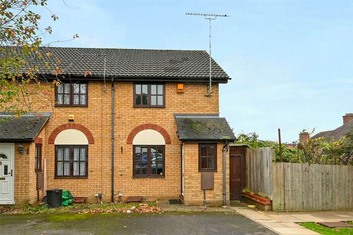 2 Bedroom End Of Terrace House To Rent In Columbus Gardens, Northwood, Middlesex, HA6