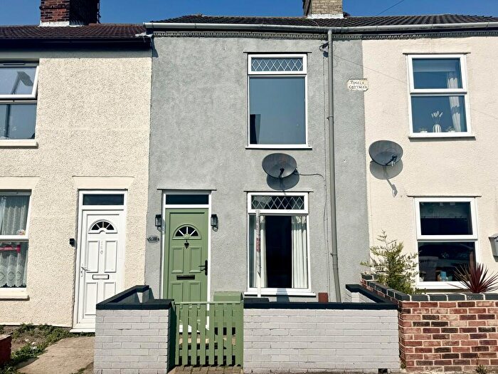 3 Bedroom Terraced House To Rent In Beaconsfield Road, NR33