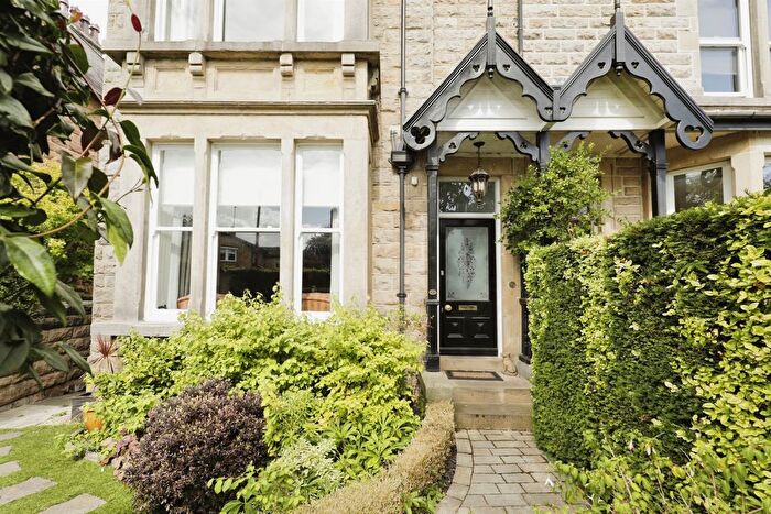 5 Bedroom End Of Terrace House For Sale In Park Drive, Harrogate, HG2